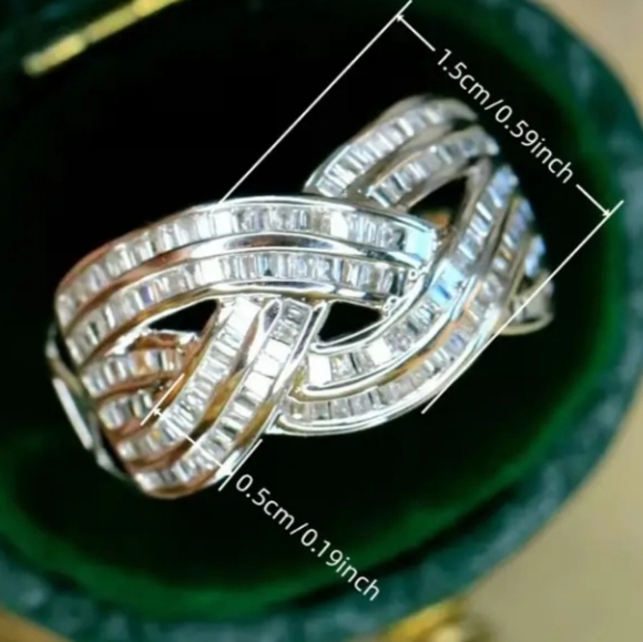 Silvertone Ring with Baguette Rhinestones - Picture 5 of 5